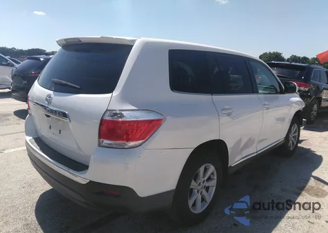 2013 Toyota Highlander Base V6 z USA, uszkodzony, nr VIN 5TDZK3EH2DS097139